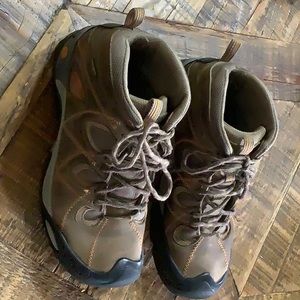 Keen hiking shoes